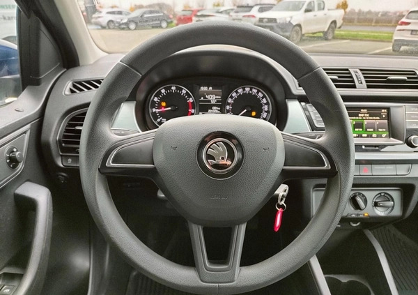 Skoda Fabia cena 34900 przebieg: 204199, rok produkcji 2018 z Bobowa małe 254